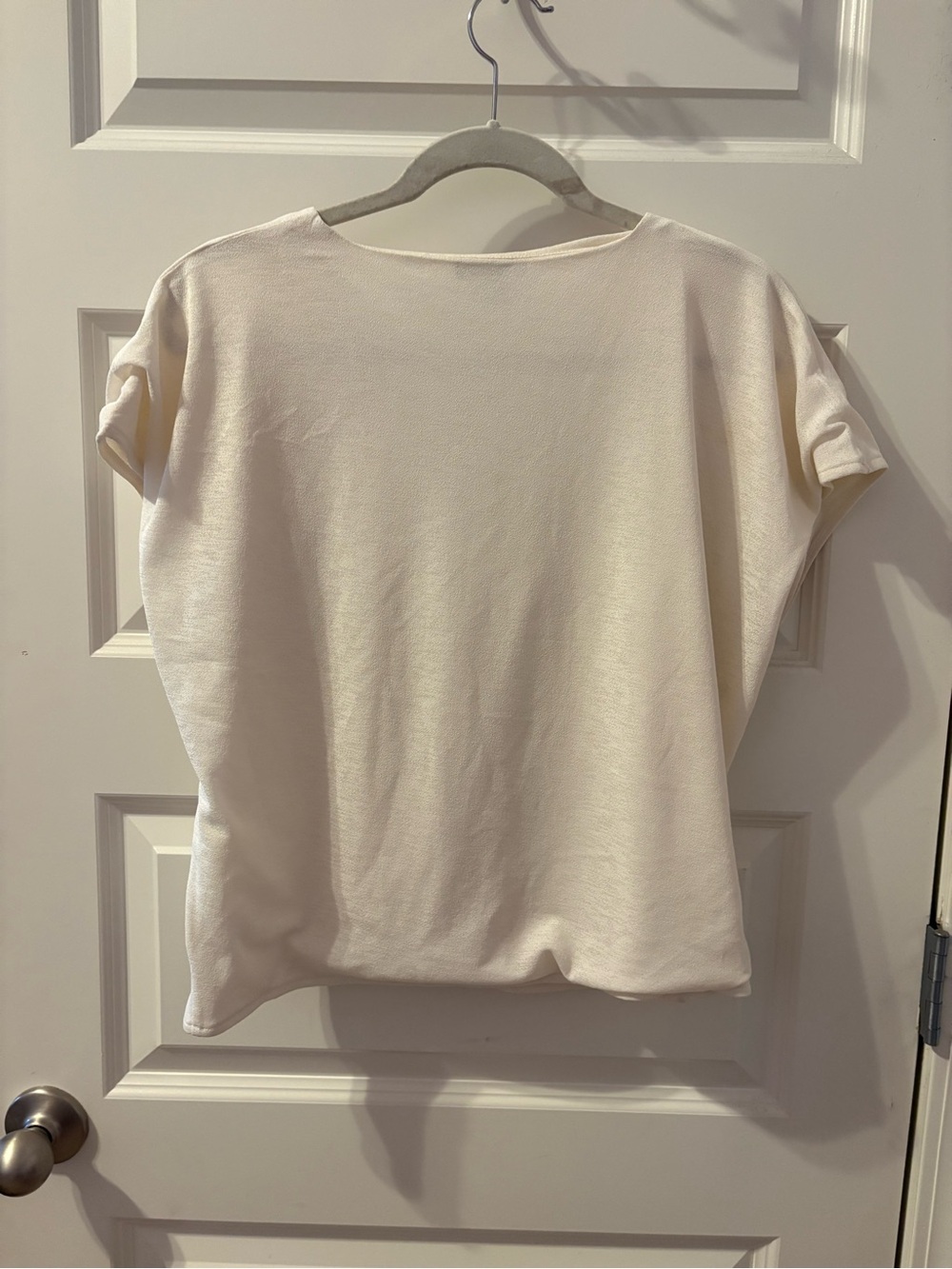 Express Women's Cream Ruched V-Neck Blouse - Picture 2 of 2